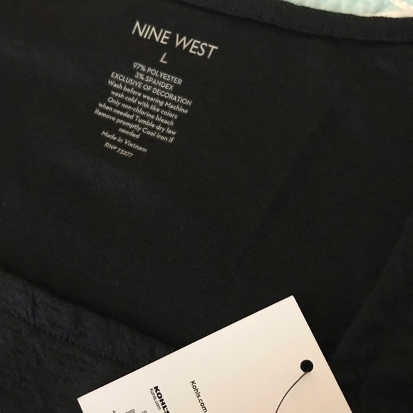 Squared chest cut pointed shoulders top - Picture 1 of 3